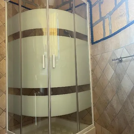 Sofia لامبيدوزا